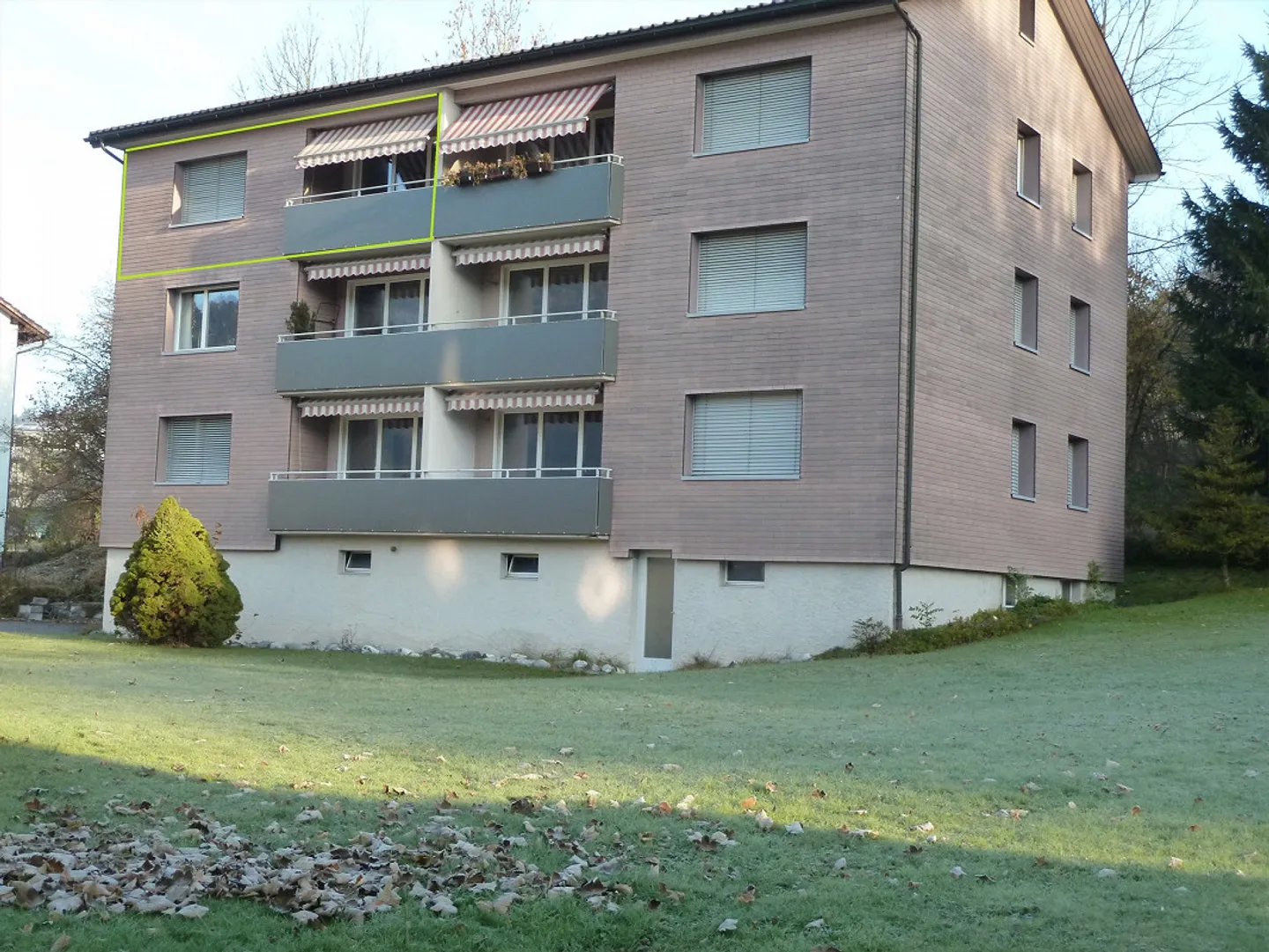 Luminoso appartamento di 4 stanze con balcone al piano terra - Foto 1 di 10