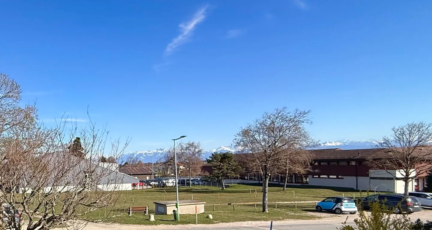 Cottage to renovate with a view of the Alps in the distance! - Photo 5 of 14