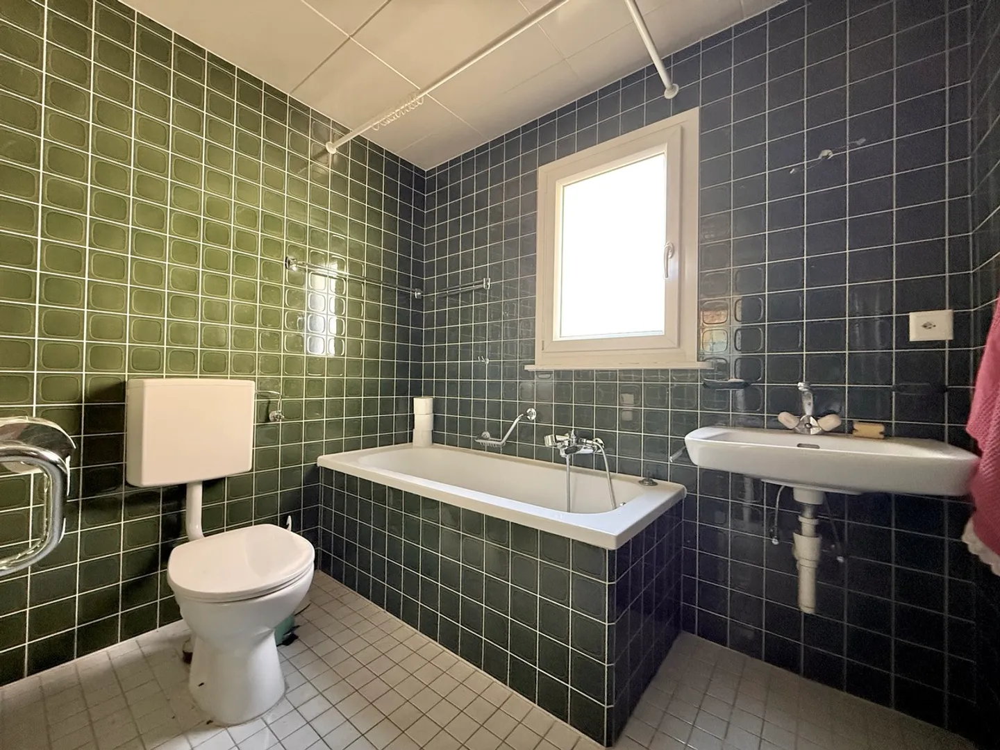 Cottage to renovate with a view of the Alps in the distance! - Photo 8 of 14