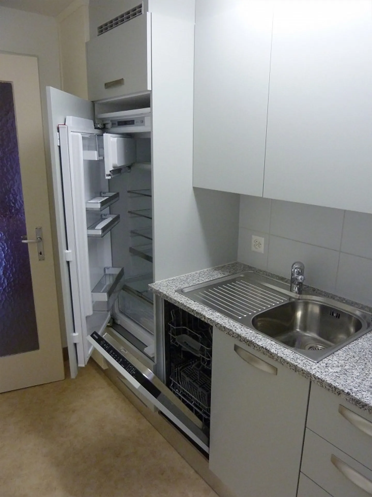 Luminoso appartamento di 4 stanze con balcone al piano terra - Foto 8 di 10