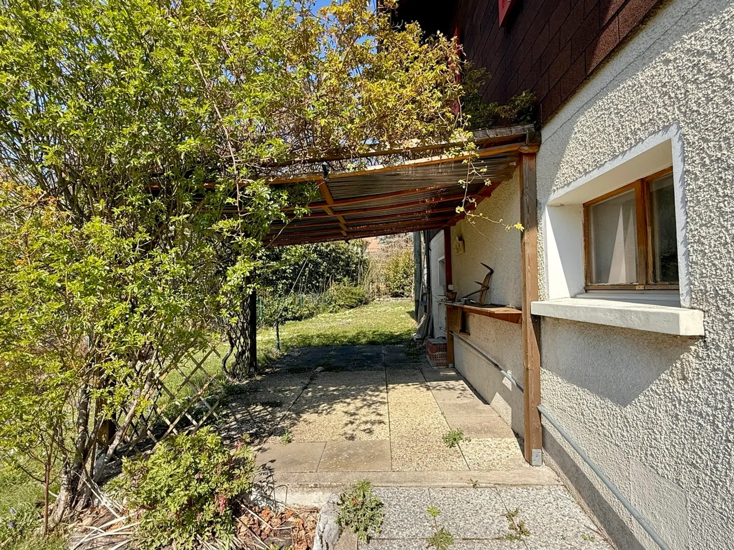 Cottage to renovate with a view of the Alps in the distance! - Photo 11 of 14