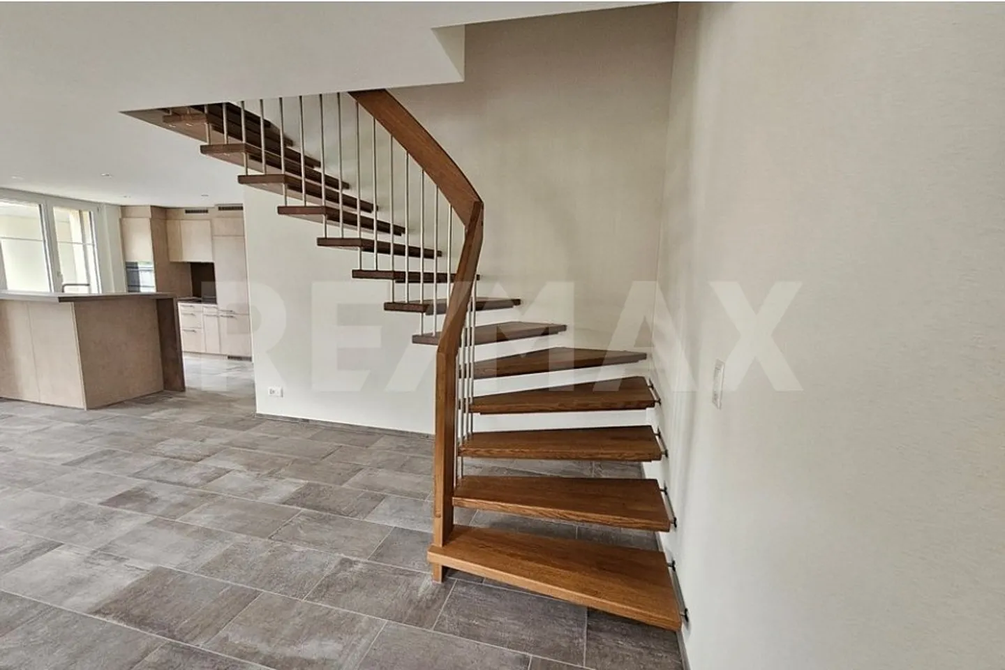 5.5-room condominium in the new construction project "Smiledörfli Wydum Rorbas" - House 8 - Photo 7 of 13