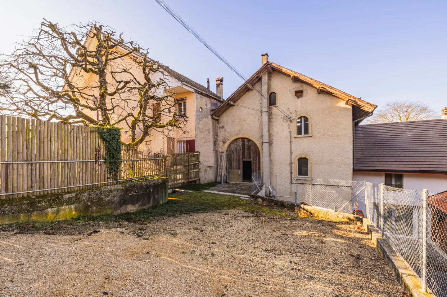 MAISON D'HABITATION AVEC POTENTIEL CONSTRUCTIBLE A CHAVORNAY - Photo 11 of 12