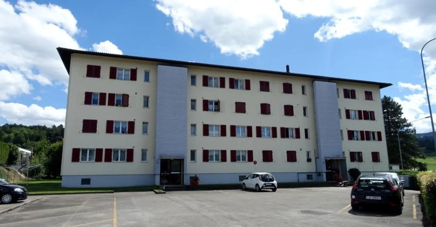 Appartement lumineux 4 pièces avec balcon - Photo 2 sur 16