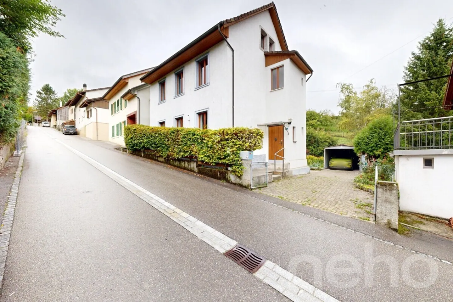 Casa Familiare Atipica Ristrutturata con Giardino e Garage Indipendente - Foto 1 di 12