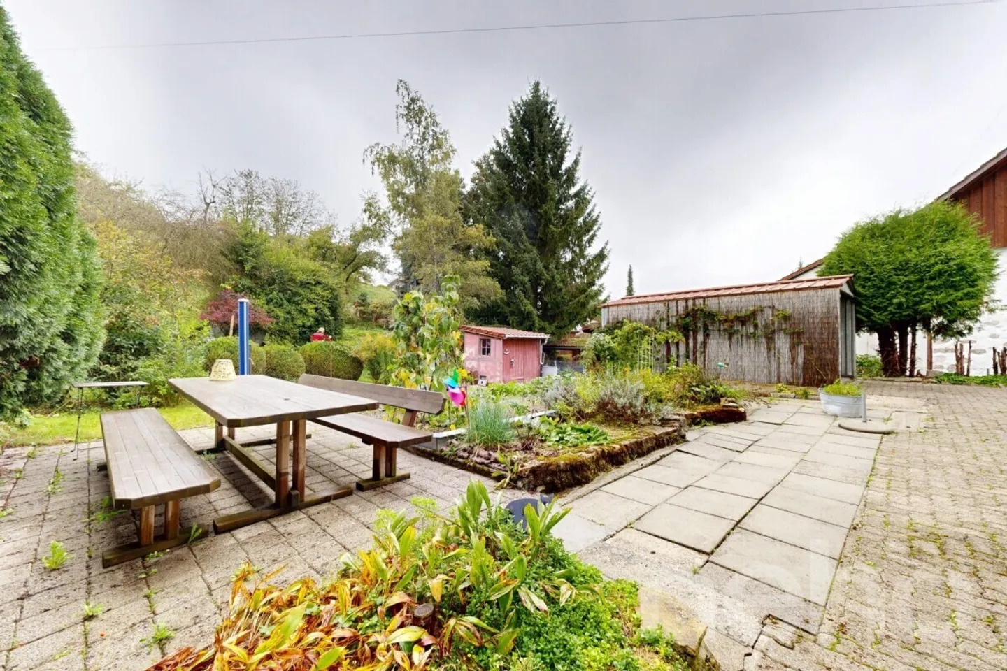 Casa Familiare Atipica Ristrutturata con Giardino e Garage Indipendente - Foto 11 di 12
