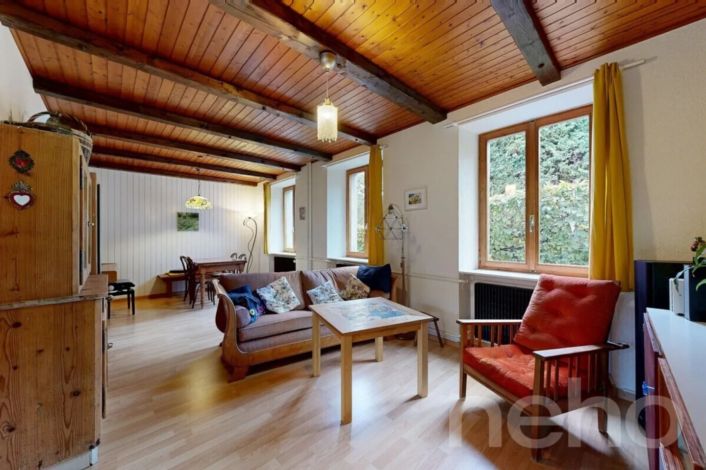 Casa Familiare Atipica Ristrutturata con Giardino e Garage Indipendente - Foto 3 di 12