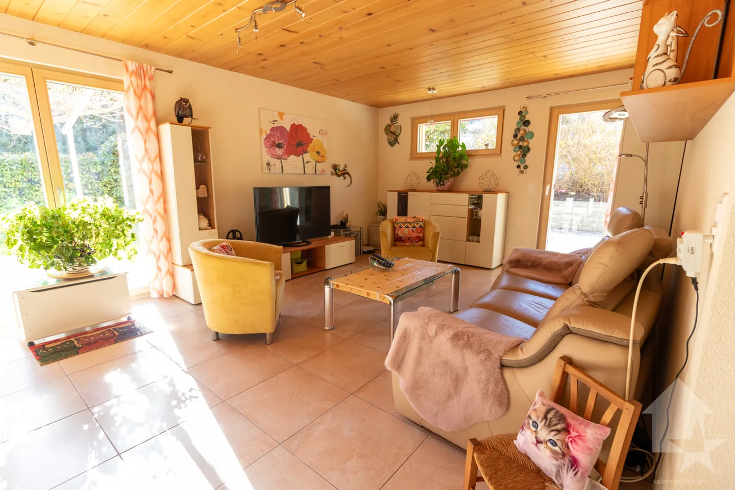 Magnifica villa di 5.5 locali con ampio terreno e garage doppio - Foto 2 di 29