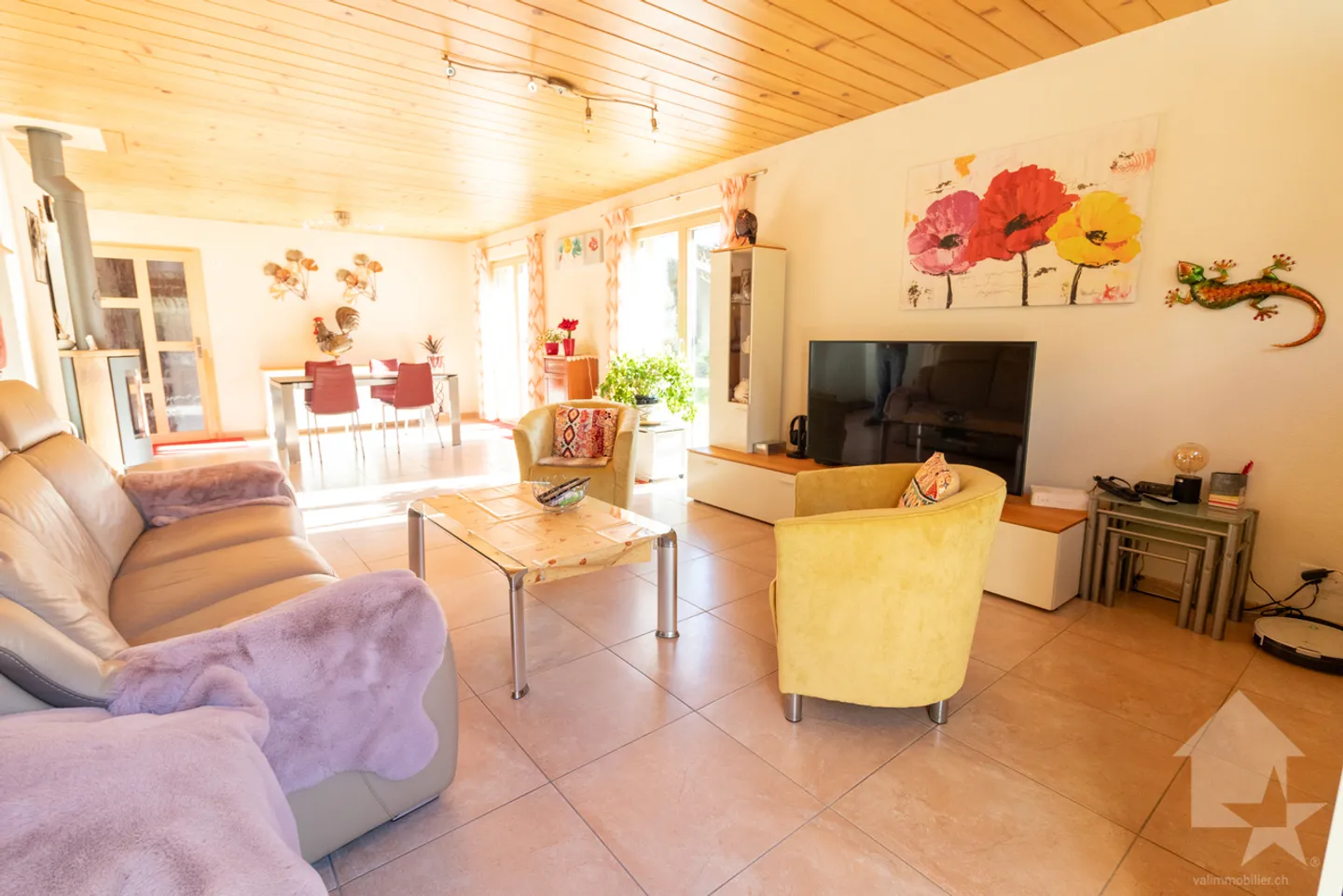 Magnifica villa di 5.5 locali con ampio terreno e garage doppio - Foto 3 di 29