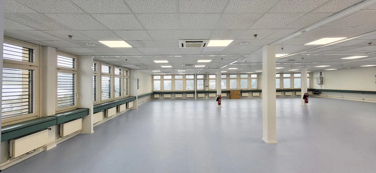 1'437 m² nel ricercato CAMPUS Mägenwil! - Foto 8 di 13