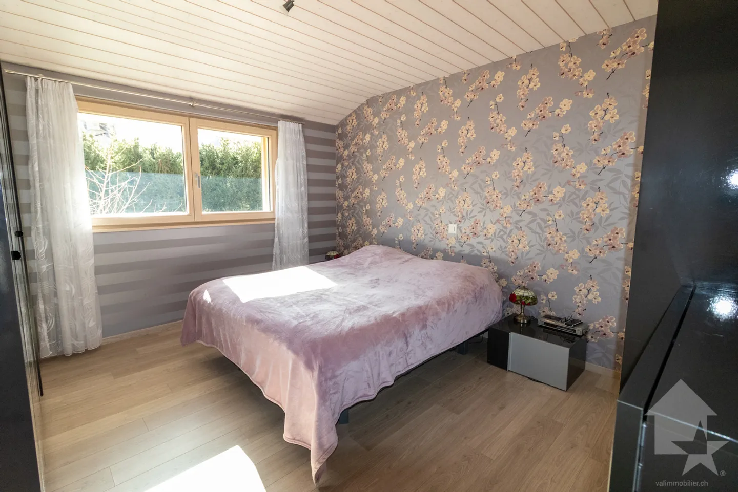 Magnifica villa di 5.5 locali con ampio terreno e garage doppio - Foto 10 di 29