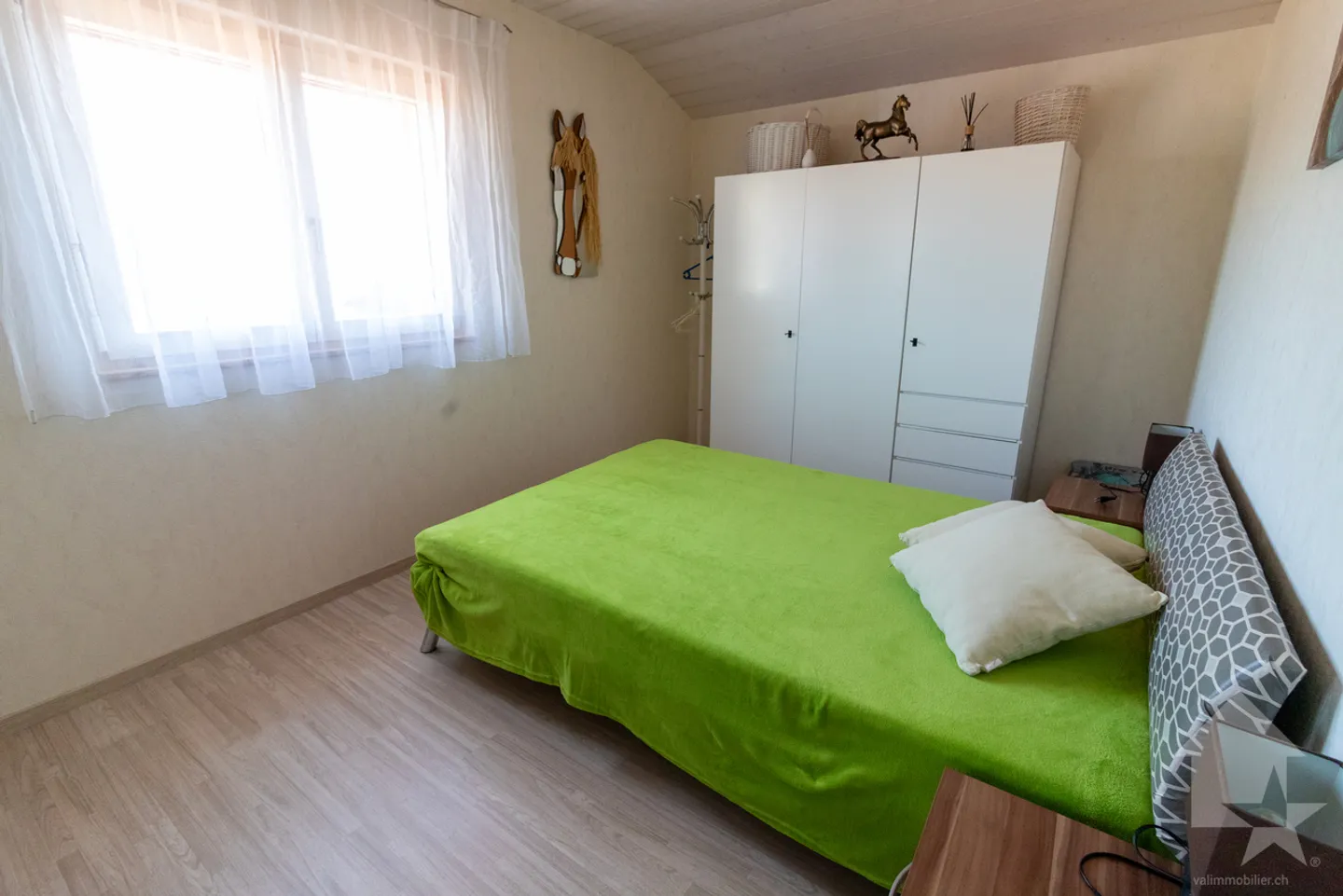 Magnifica villa di 5.5 locali con ampio terreno e garage doppio - Foto 13 di 29