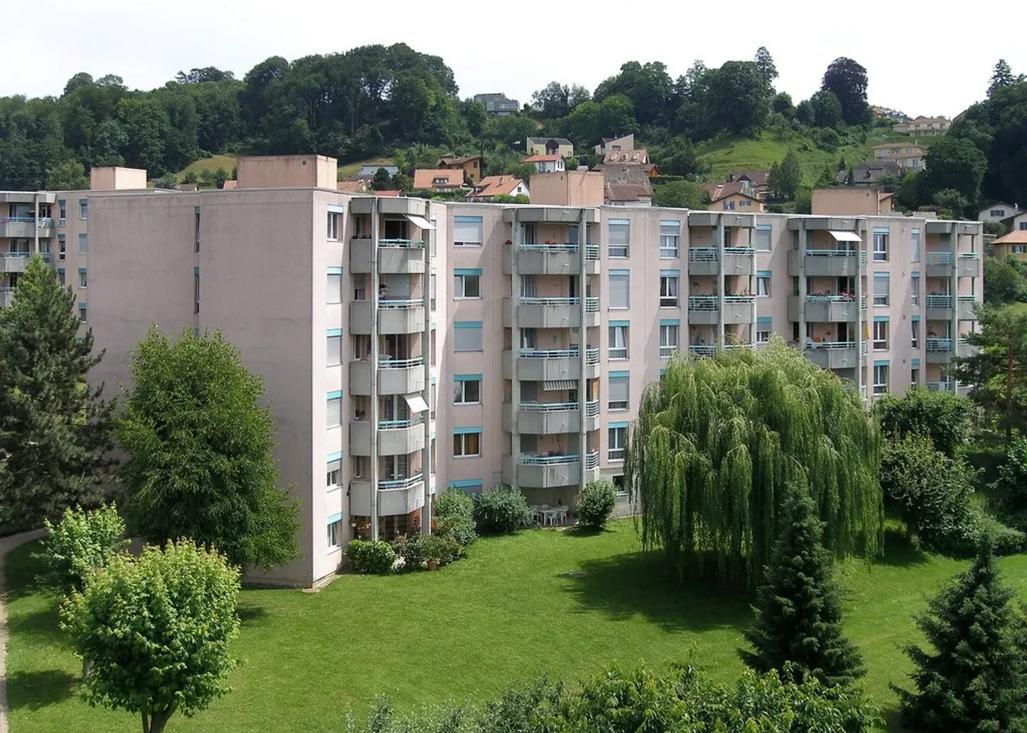 Praktischer Motorradparkplatz - Foto 2 von 2