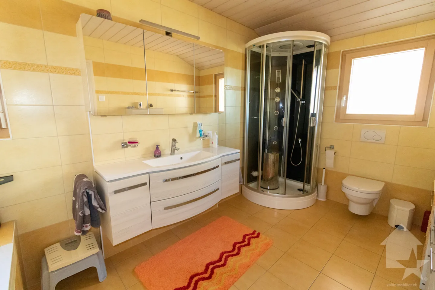 Magnifica villa di 5.5 locali con ampio terreno e garage doppio - Foto 15 di 29