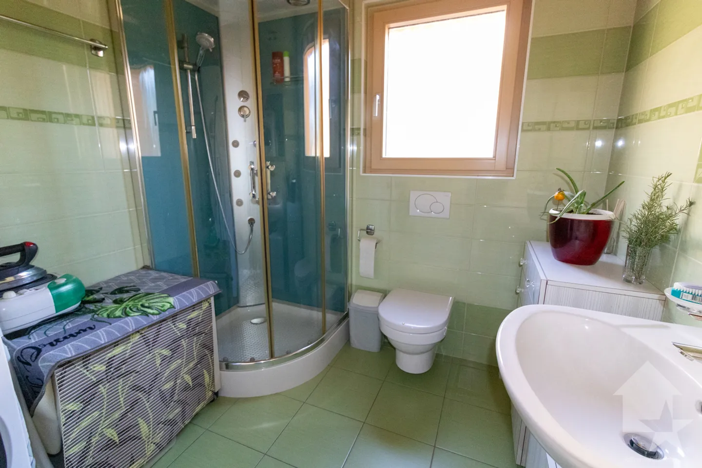 Magnifica villa di 5.5 locali con ampio terreno e garage doppio - Foto 18 di 29