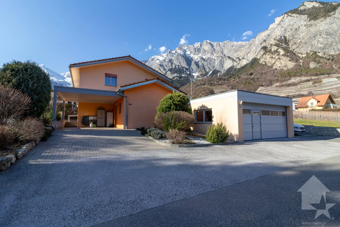 Magnifica villa di 5.5 locali con ampio terreno e garage doppio - Foto 19 di 29