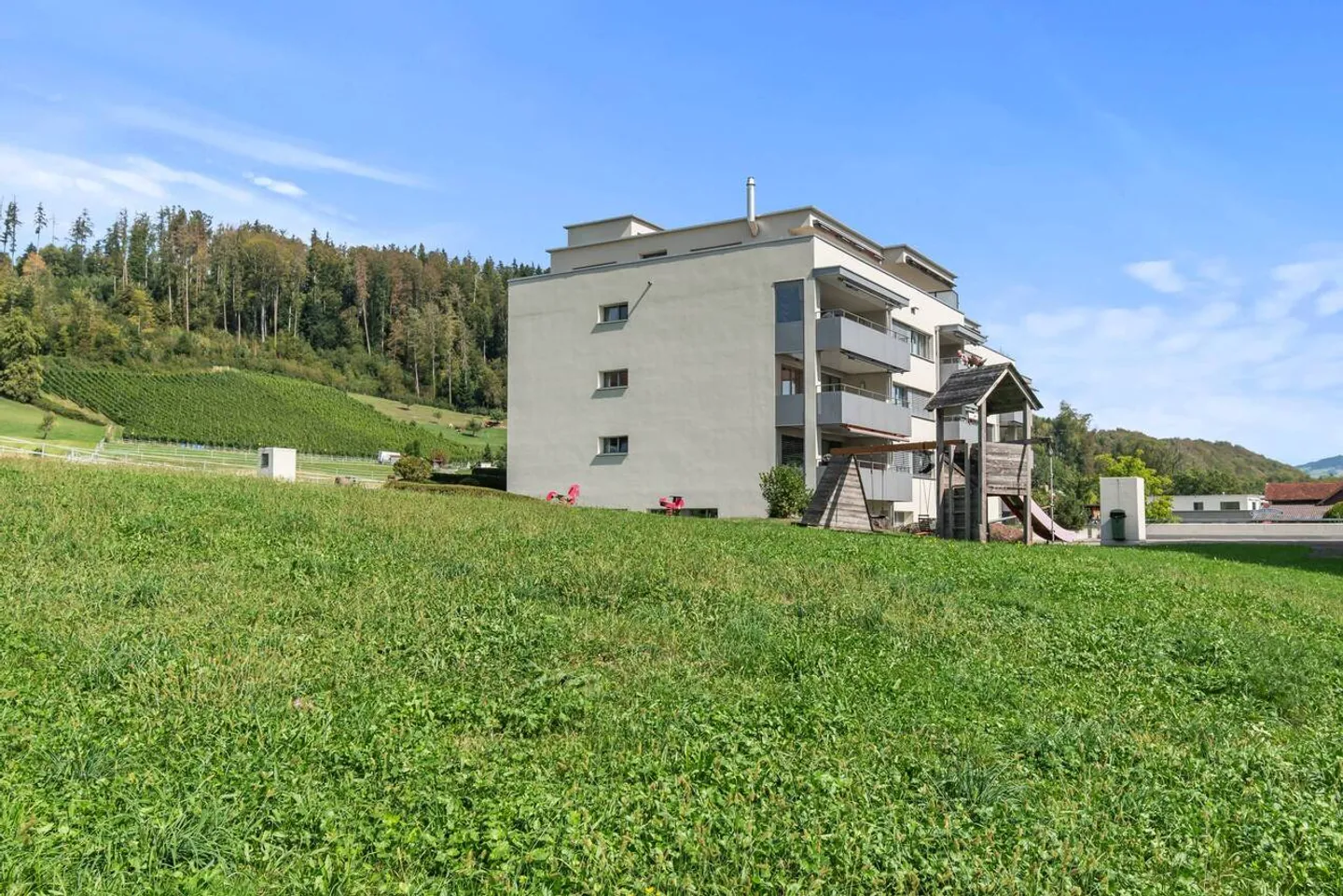 Grosszügige 5.5-Zimmer-Attikawohnung mit 72 m² Terrasse und Weitblick - Foto 1 von 12