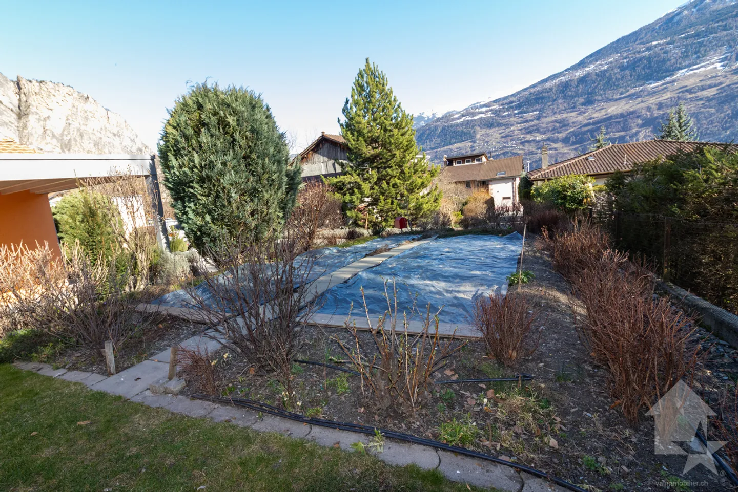 Magnifica villa di 5.5 locali con ampio terreno e garage doppio - Foto 21 di 29