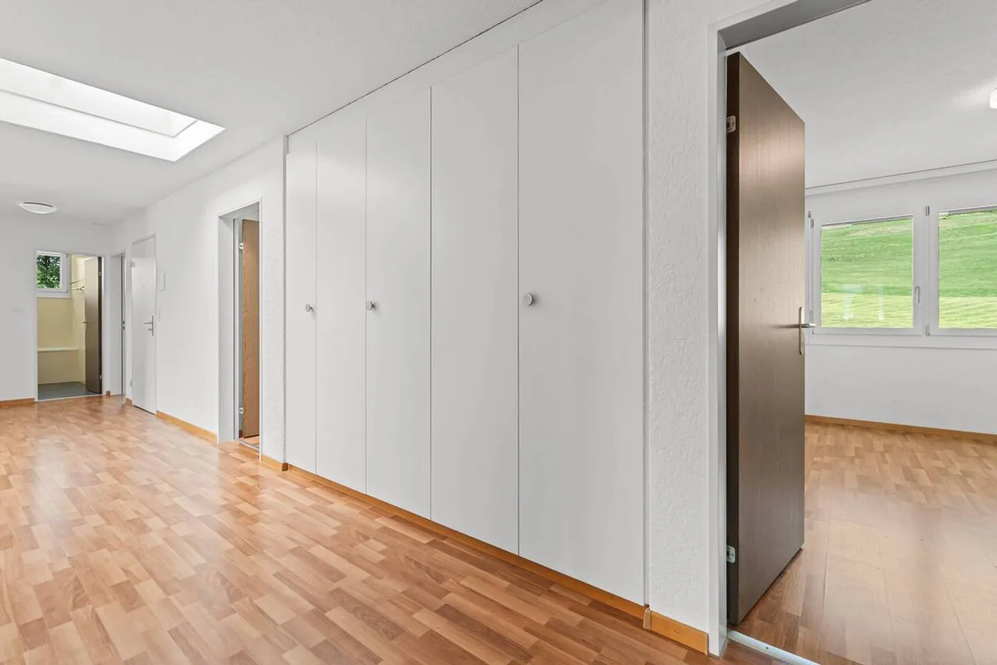 Grosszügige 5.5-Zimmer-Attikawohnung mit 72 m² Terrasse und Weitblick - Foto 11 von 12