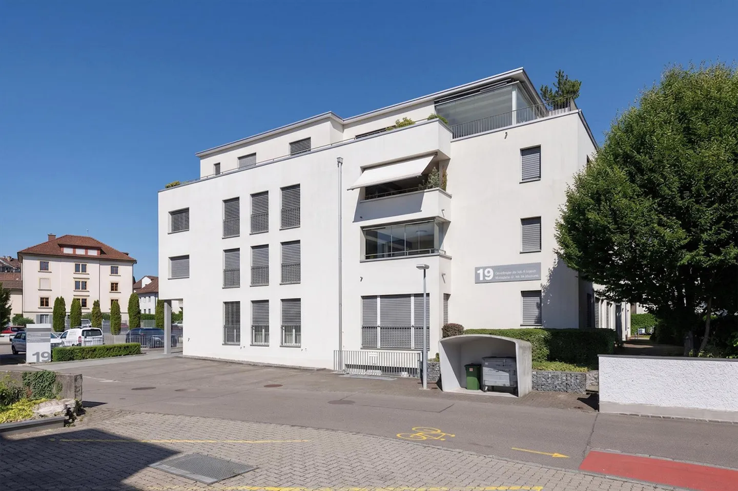 Tout très proche - Appartement 3.5 pièces au cœur de Wil - Photo 2 sur 13