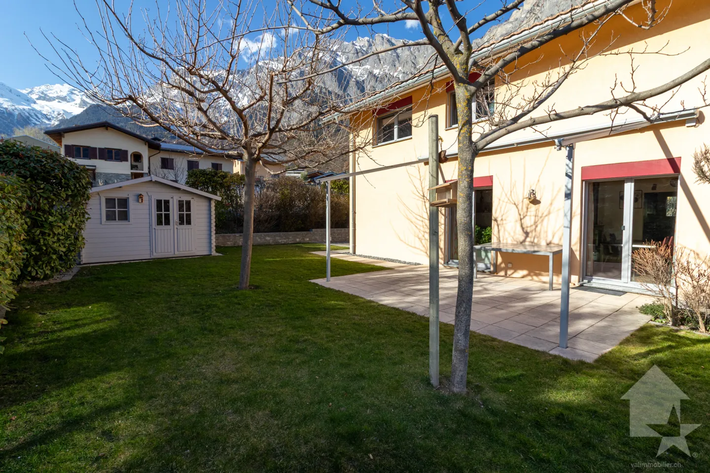 Magnifica villa di 5.5 locali con ampio terreno e garage doppio - Foto 23 di 29