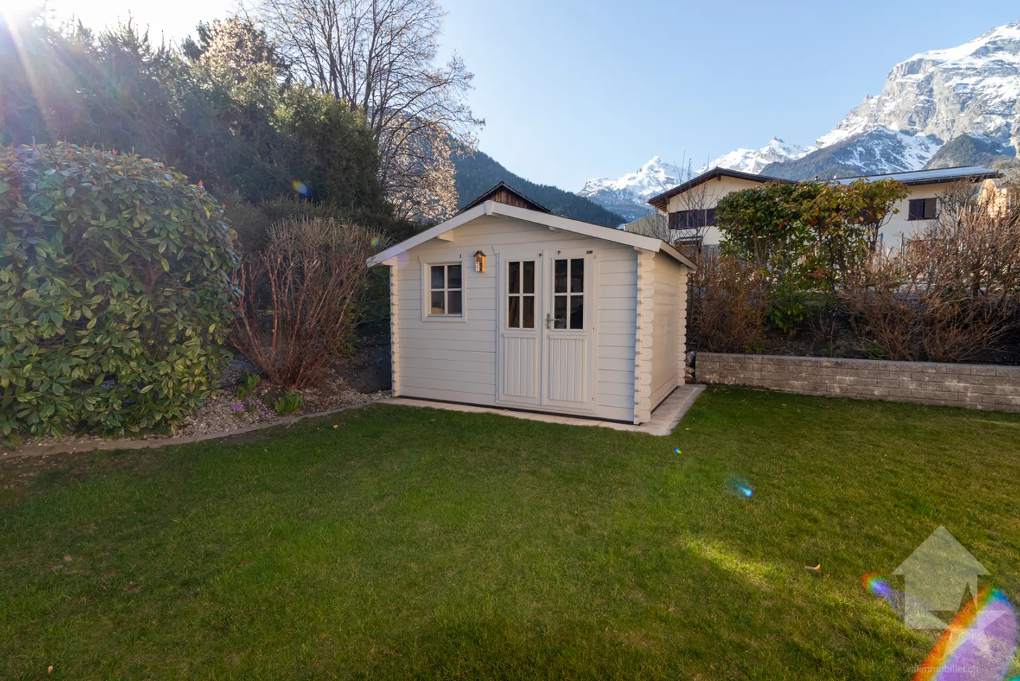 Magnifica villa di 5.5 locali con ampio terreno e garage doppio - Foto 24 di 29