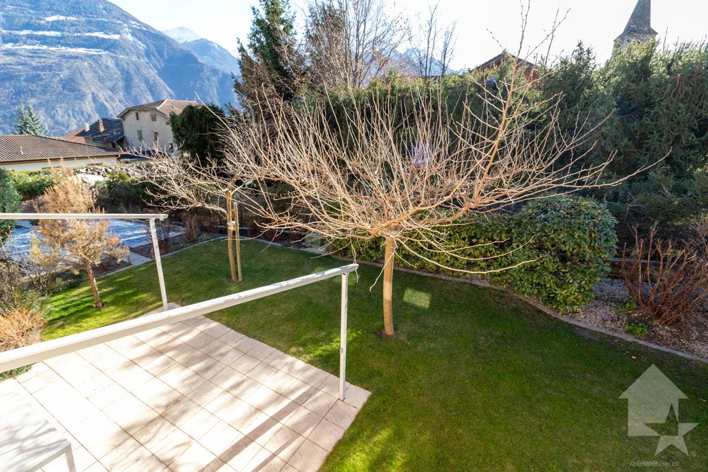 Magnifica villa di 5.5 locali con ampio terreno e garage doppio - Foto 28 di 29