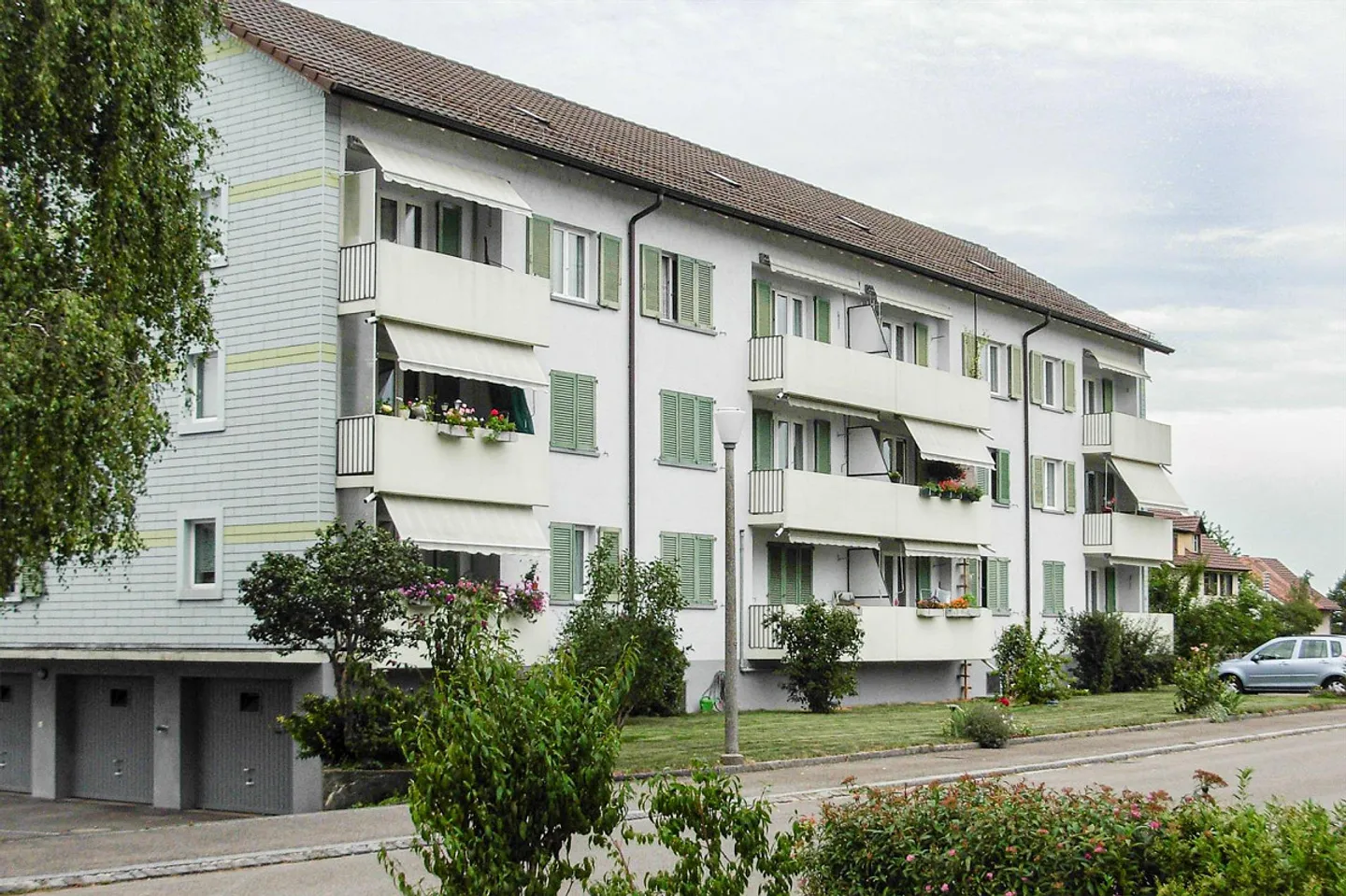 Glad to Come Home - Photo 1 of 6