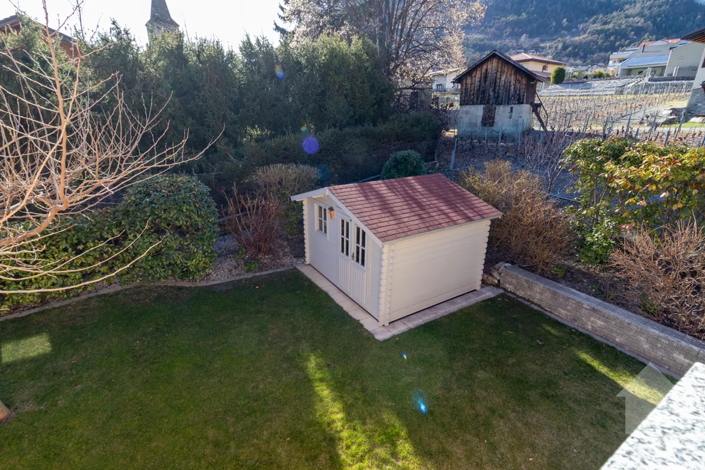 Magnifica villa di 5.5 locali con ampio terreno e garage doppio - Foto 29 di 29