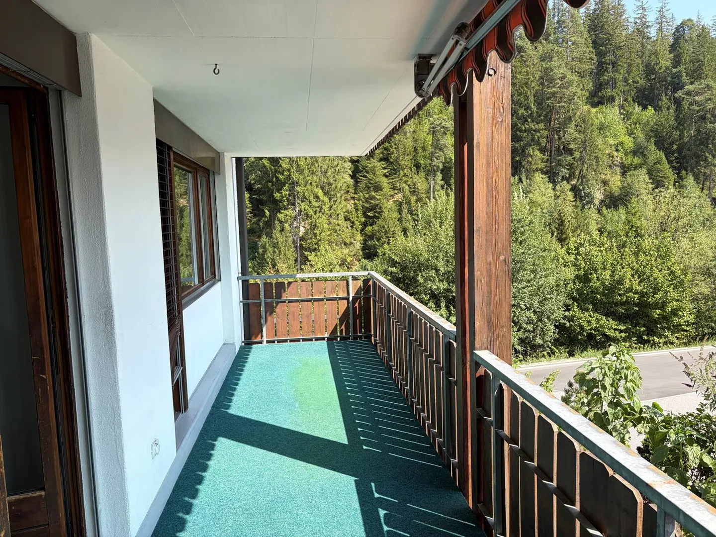 Charming 4.5-Room Apartment with Mountain Panorama in Laax - Photo 6 of 26