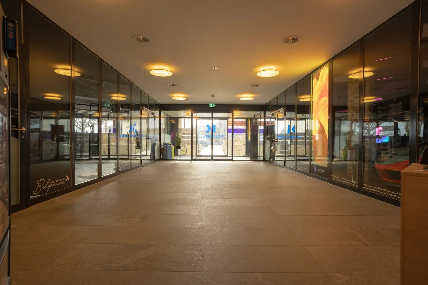 Office and Commercial Spaces in the Kolumbus Business Center - Photo 3 of 11