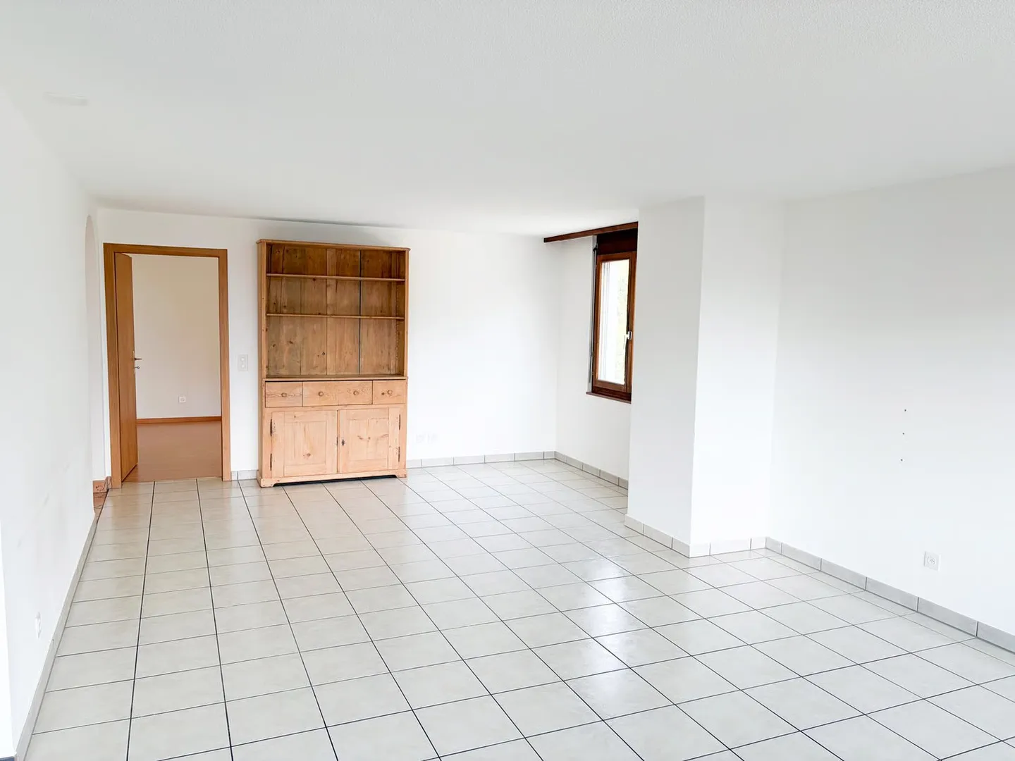 Charming 4.5-Room Apartment with Mountain Panorama in Laax - Photo 12 of 26
