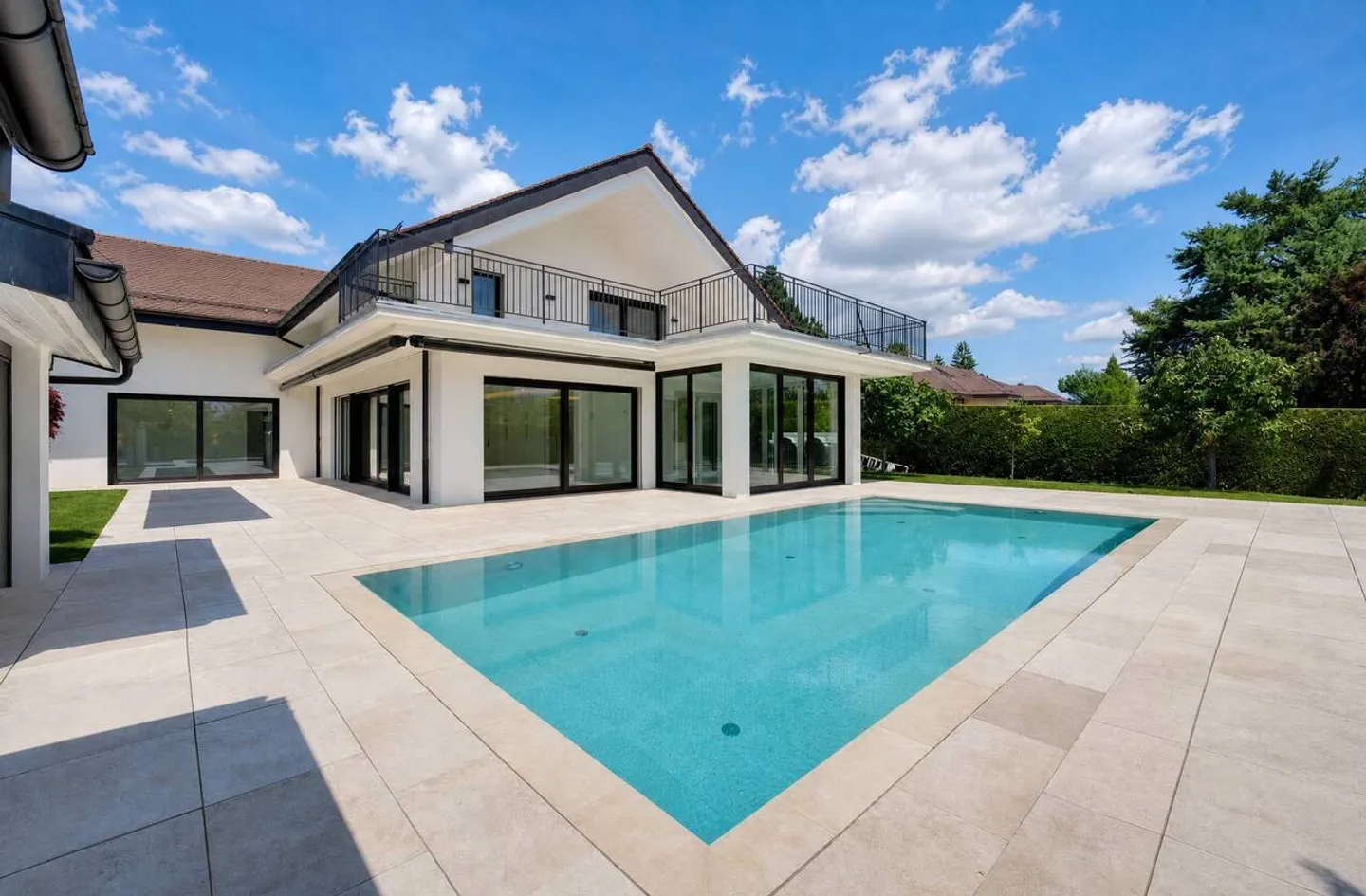 Exceptional high-end villa - Photo 3 of 13