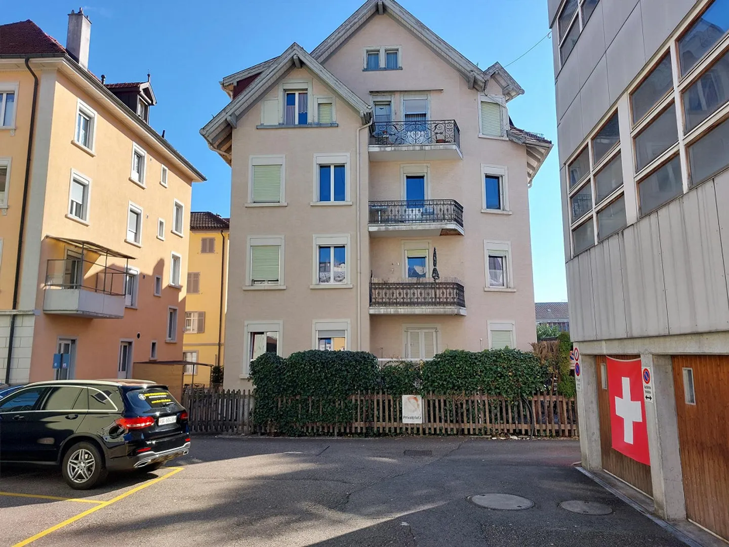 Bright 2.5-room apartment with balcony in the center - Photo 1 of 2