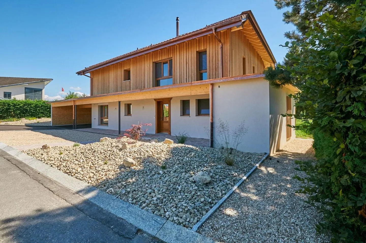 7.5 Room House - Photo 1 of 8