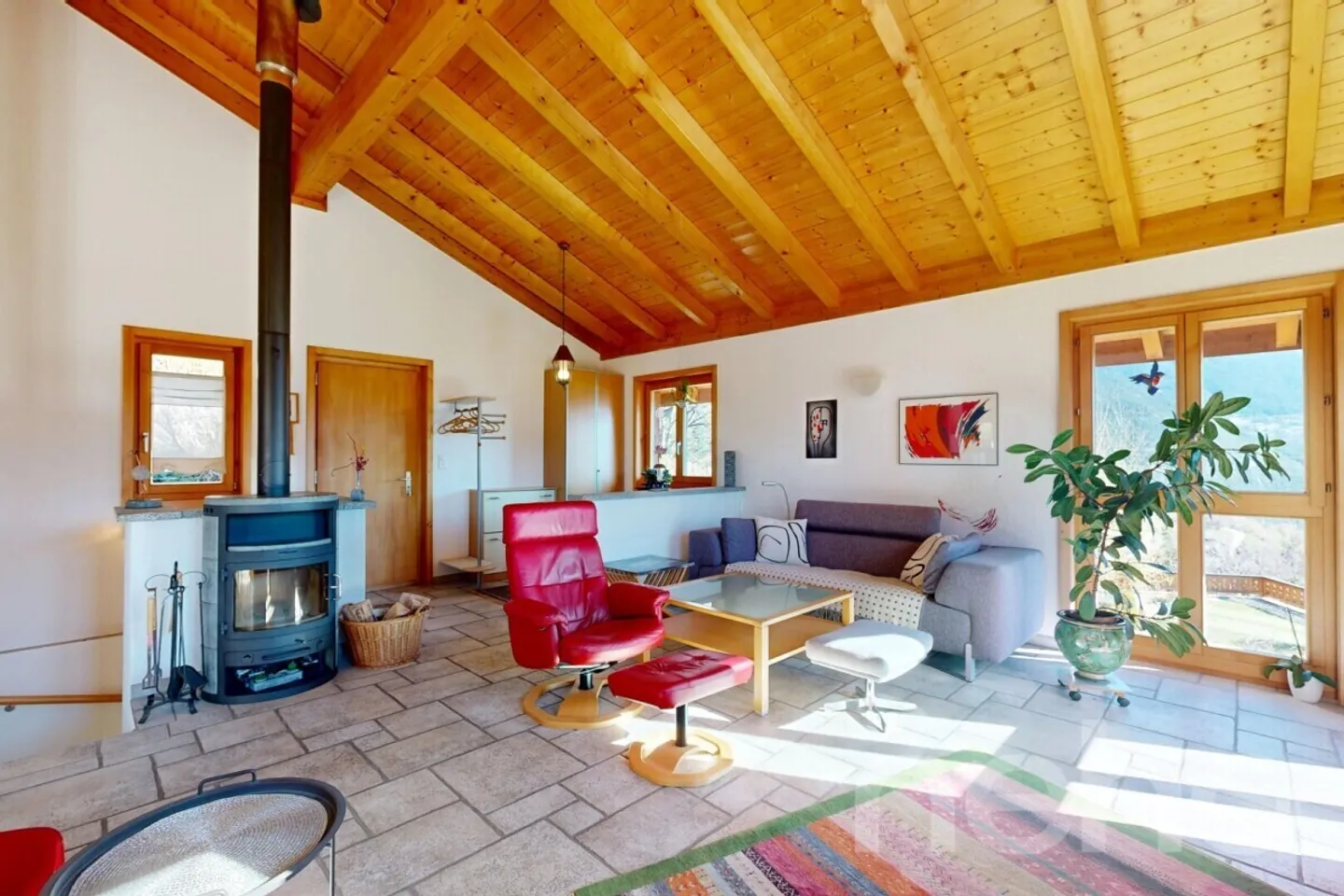 Chalet with Mountain Views - Photo 5 of 12