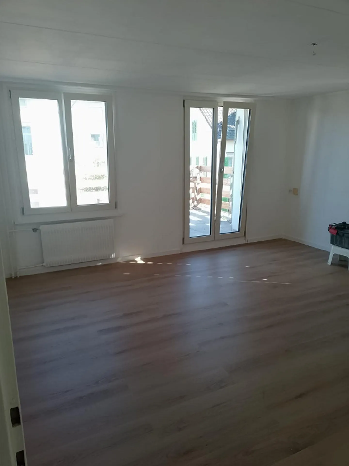 appartamento 3 locali ristrutturato di recente (incluso parcheggio) - Foto 2 di 11