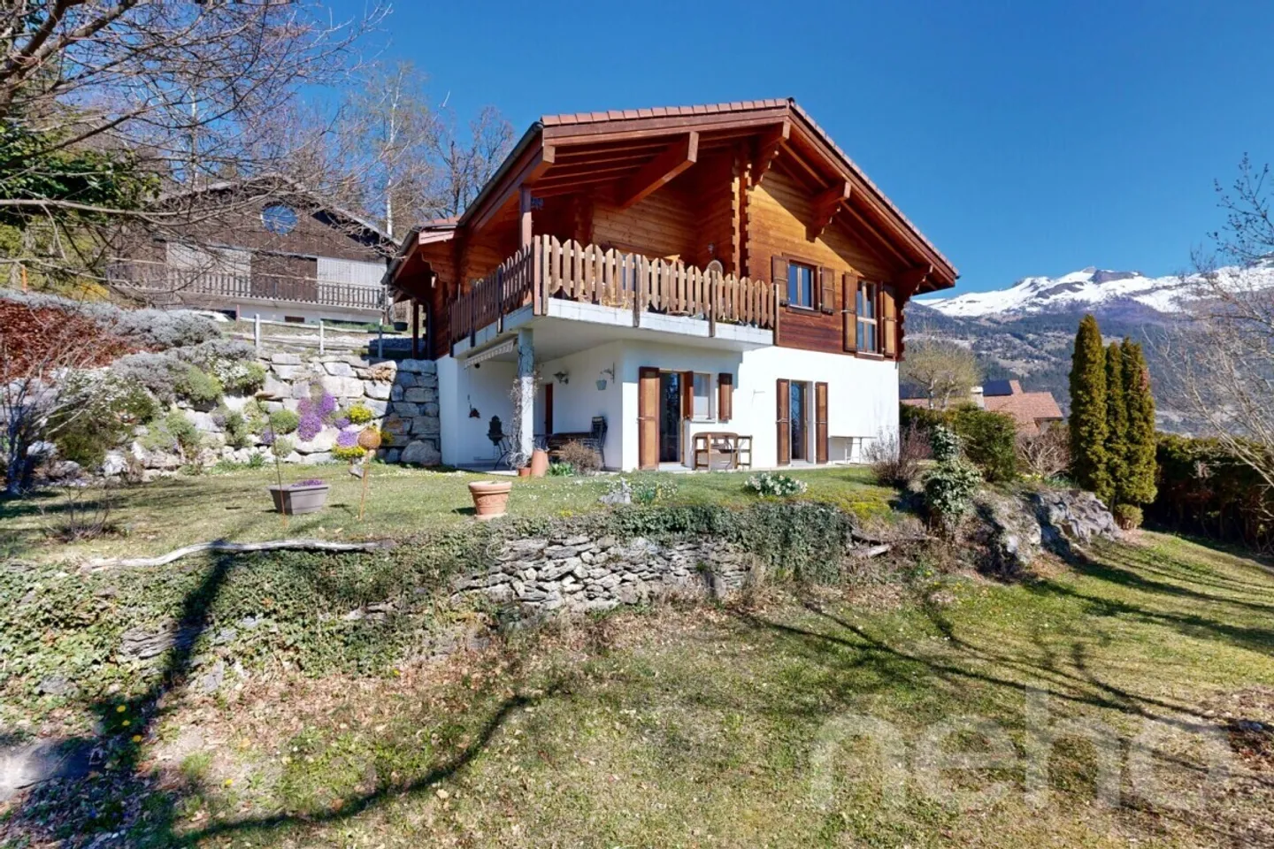 Chalet with Mountain Views - Photo 3 of 12