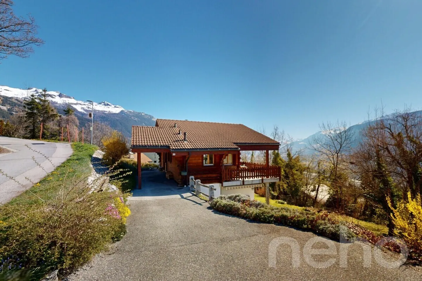 Chalet with Mountain Views - Photo 4 of 12