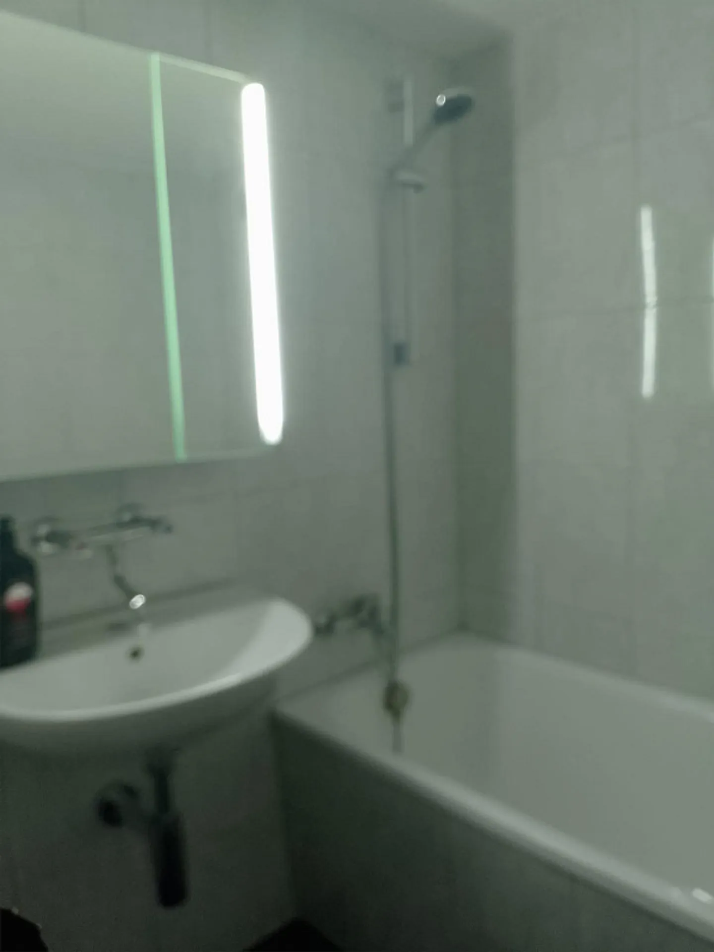 appartamento 3 locali ristrutturato di recente (incluso parcheggio) - Foto 6 di 11