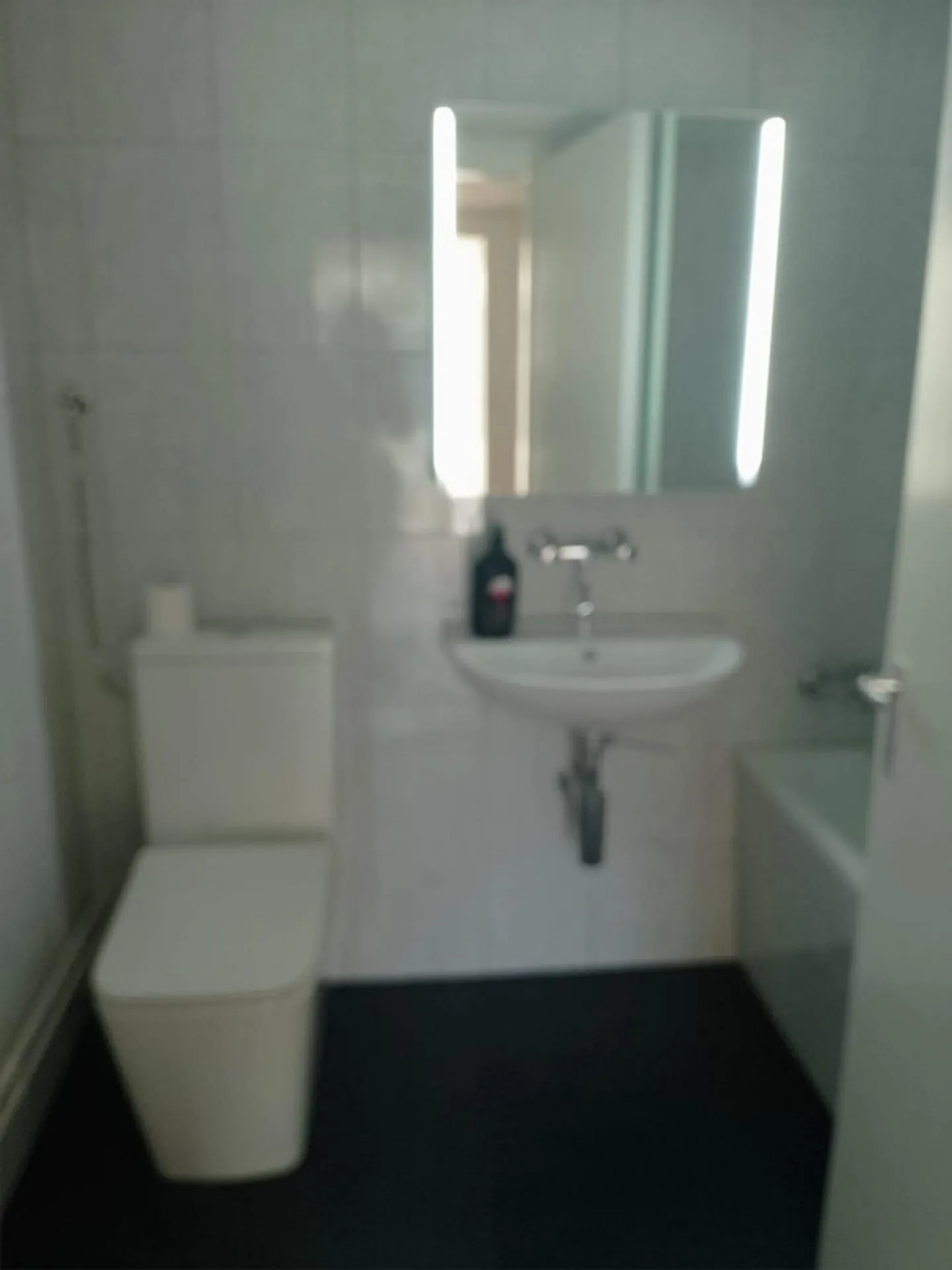 appartamento 3 locali ristrutturato di recente (incluso parcheggio) - Foto 7 di 11