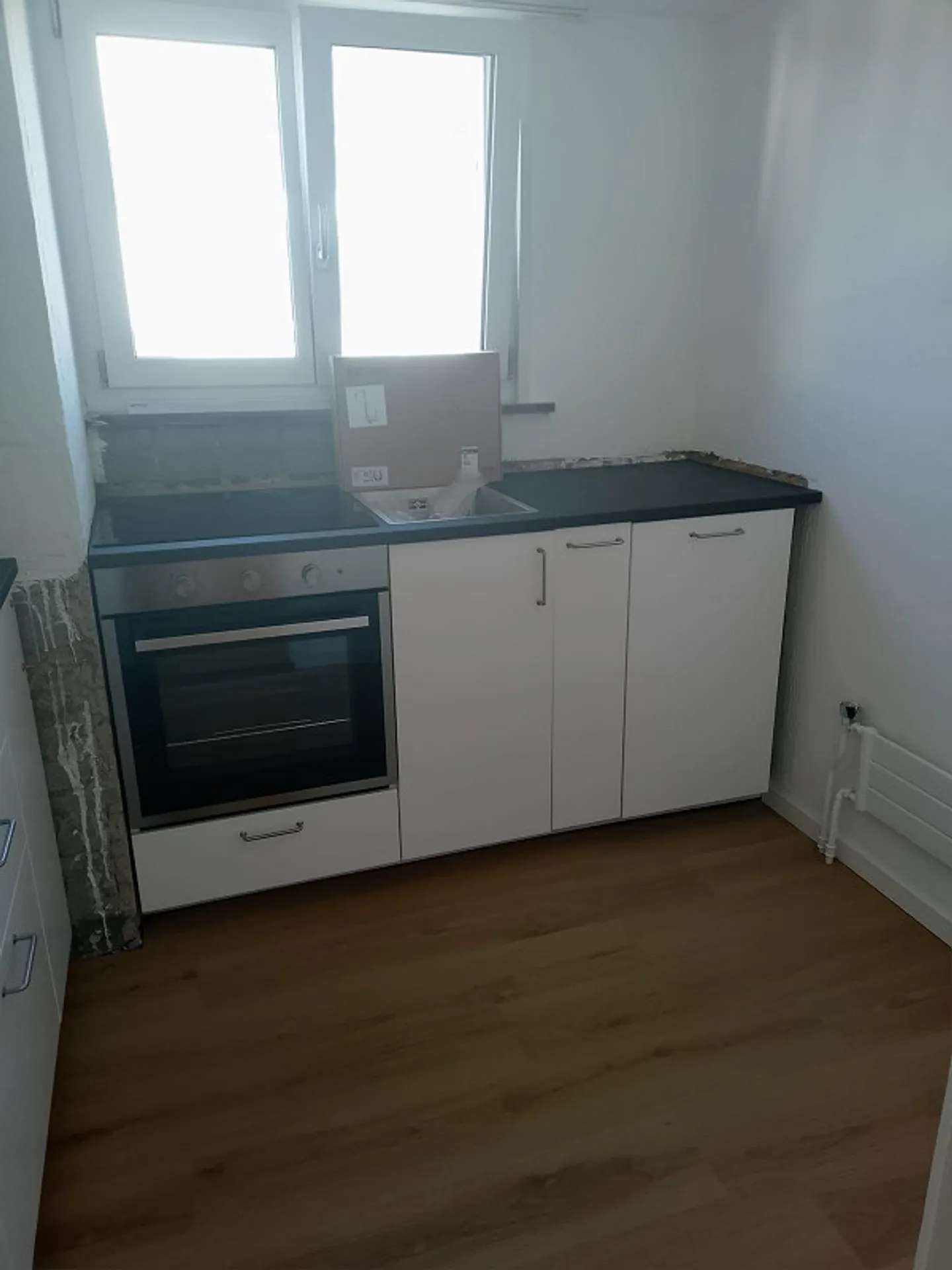 appartamento 3 locali ristrutturato di recente (incluso parcheggio) - Foto 8 di 11