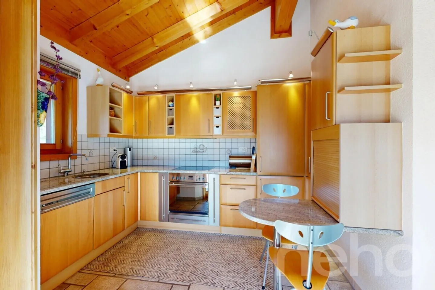 Chalet with Mountain Views - Photo 9 of 12