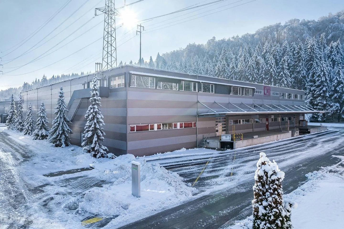 3,200 m² heated warehouse with high racks including Jungheinrich stackers - Photo 5 of 13