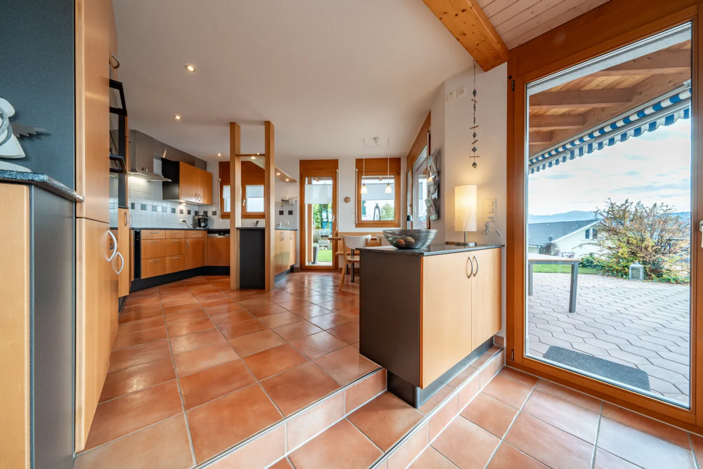 Incantevole casa unifamiliare con vista sul lago - Foto 2 di 10