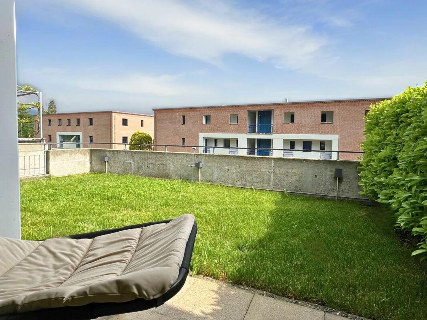 Moderne Einfamilienhaus mit Terrasse und privatem Garten - Foto 2 von 12