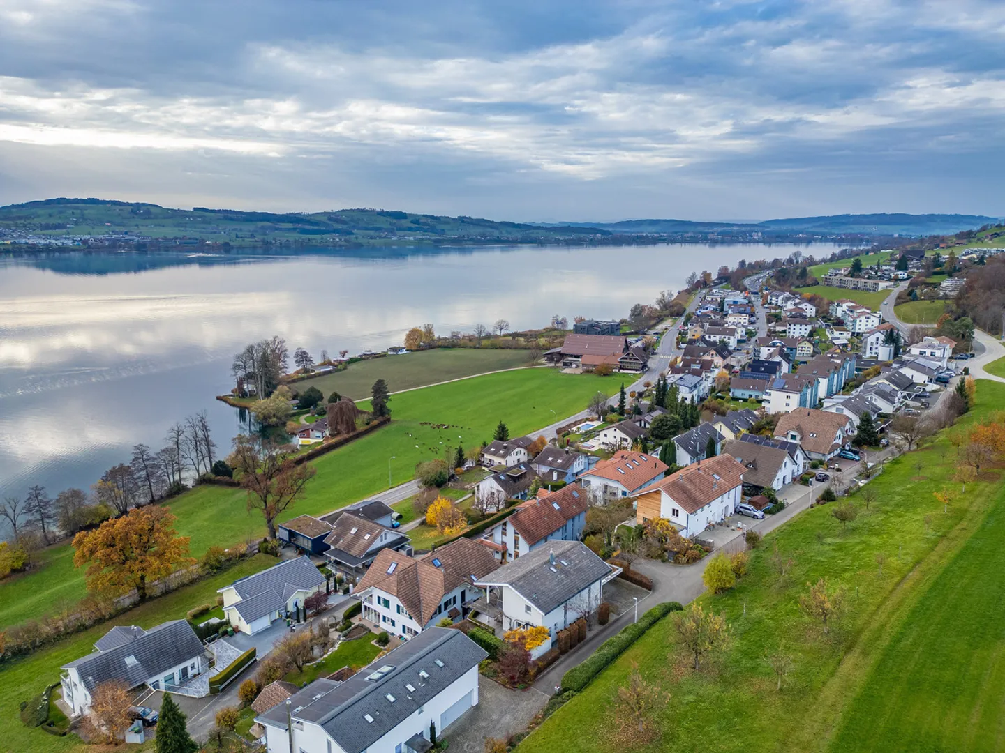 Incantevole casa unifamiliare con vista sul lago - Foto 5 di 10