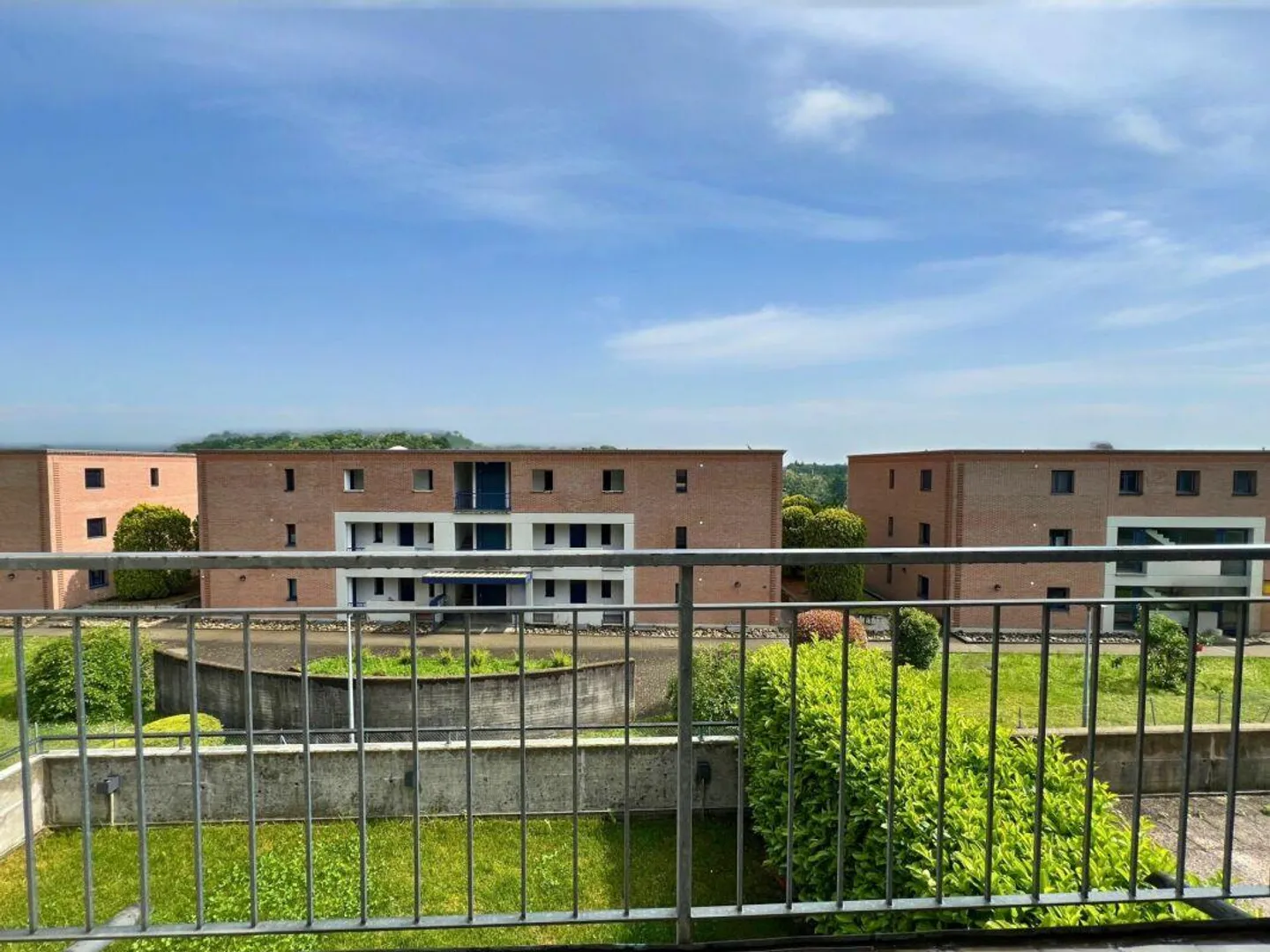 Moderne Einfamilienhaus mit Terrasse und privatem Garten - Foto 3 von 12