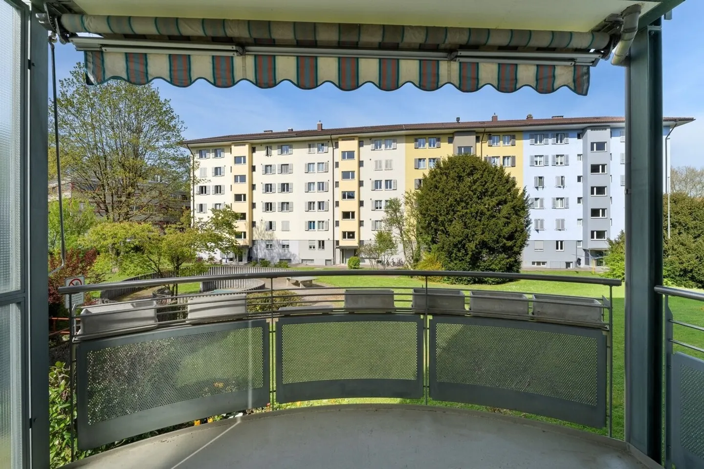 Appartement attrayant de 3,5 pièces avec balcon et ascenseur à Ostermundigen - Photo 4 sur 8