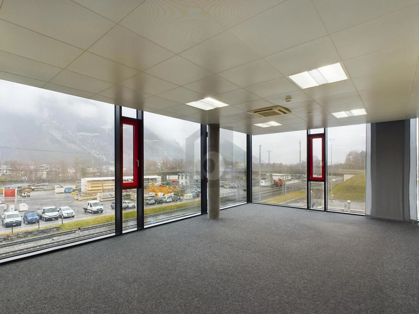 Moderne Büros in Domat/Ems - Foto 1 von 6